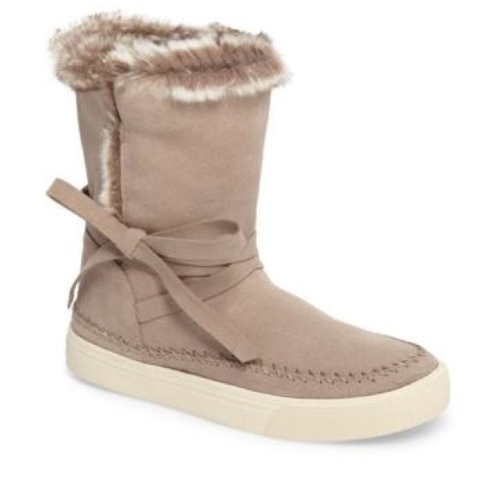 Toms Vista Faux Fur Lined Suede Boot, like new